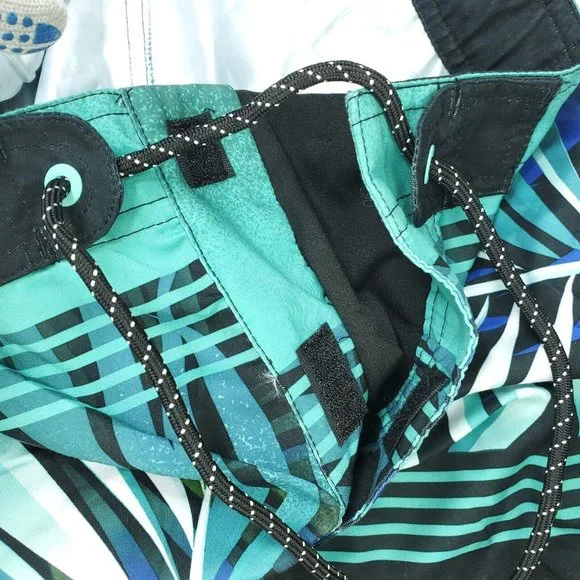 Ocean Current OC Boardshorts Boys L (Approx. 14/16) Green Black Leaf - Picture 4 of 11